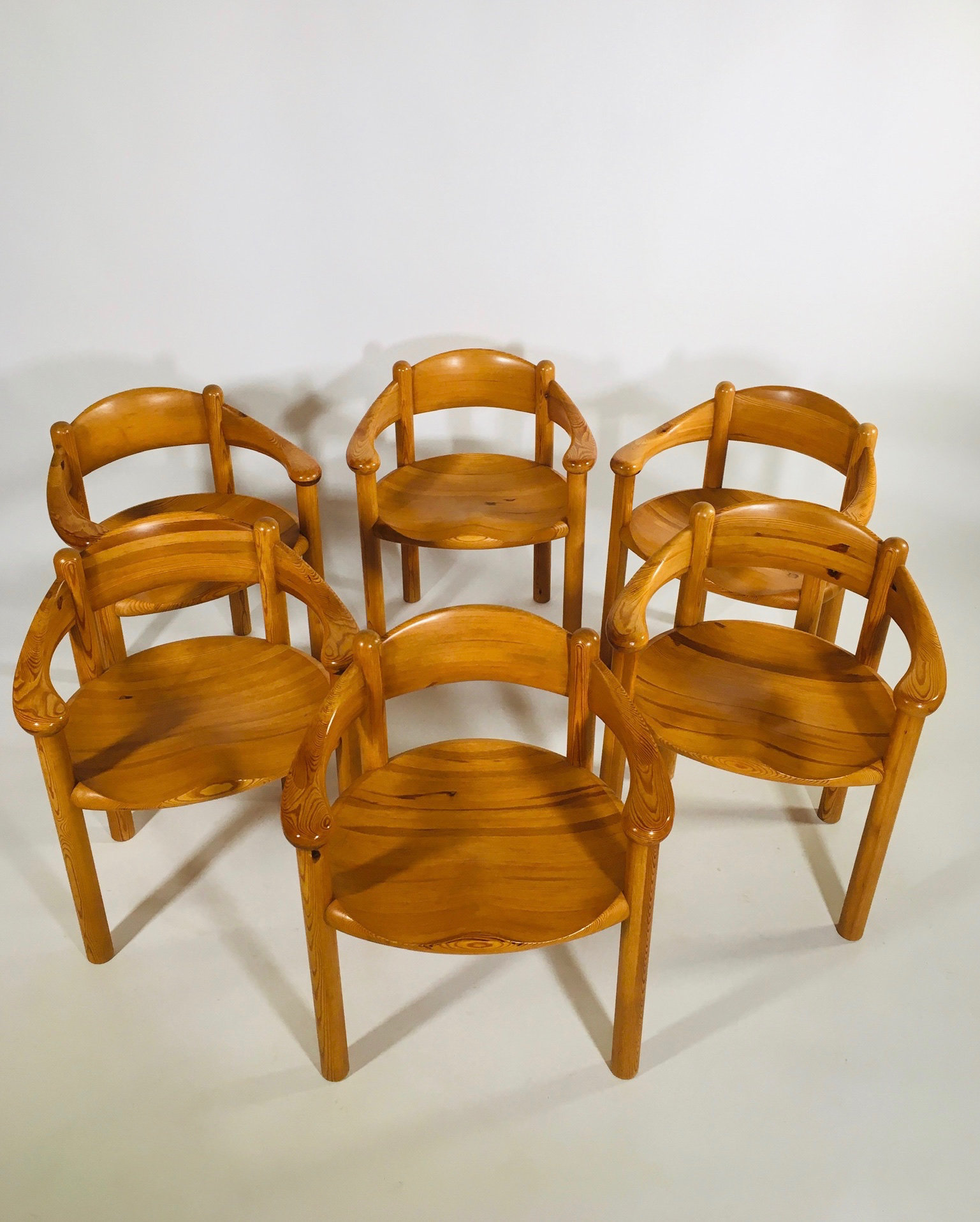 Série de 6 chaises en pin