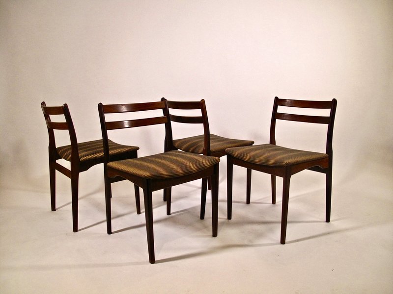 Série de chaises scandinaves en palissandre