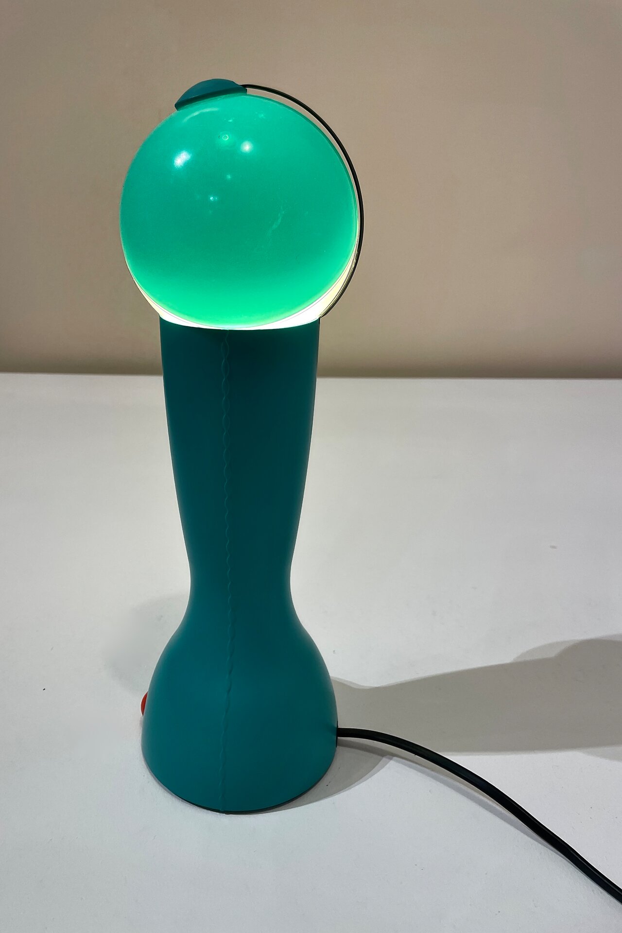 Lampe de table orientable