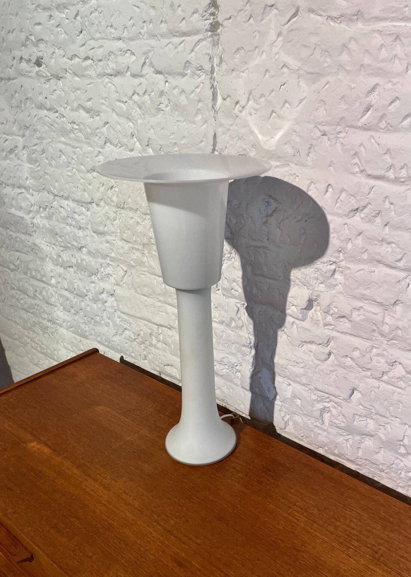 Lampe de table en verre et perspex