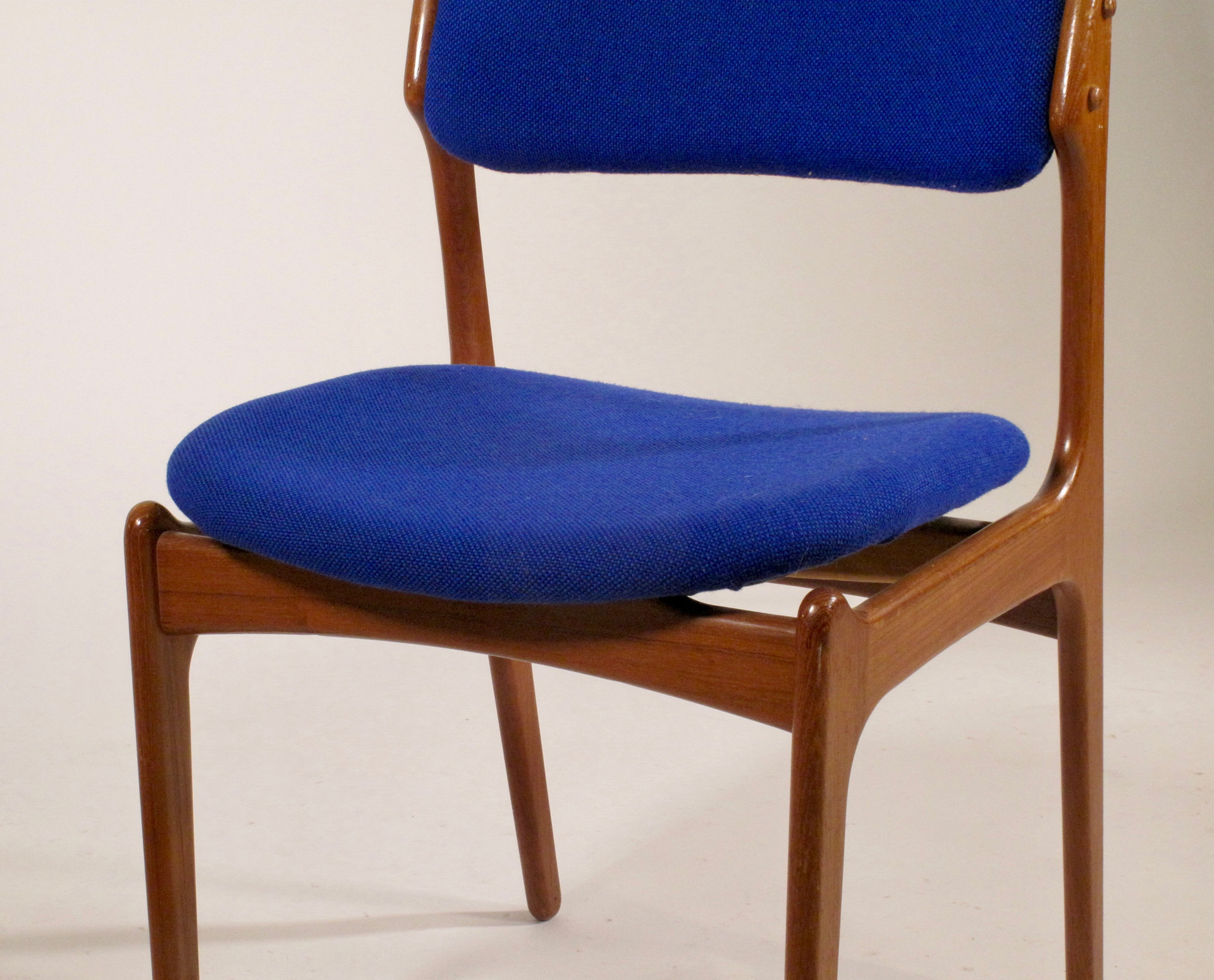 Série de 6 chaises scandinaves par Erik Buch