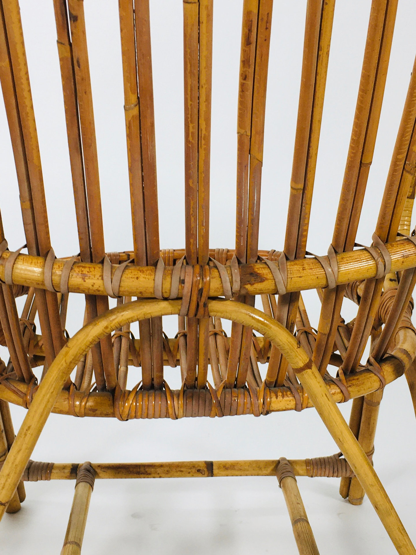 Paire de fauteuils en bambou et rotin
